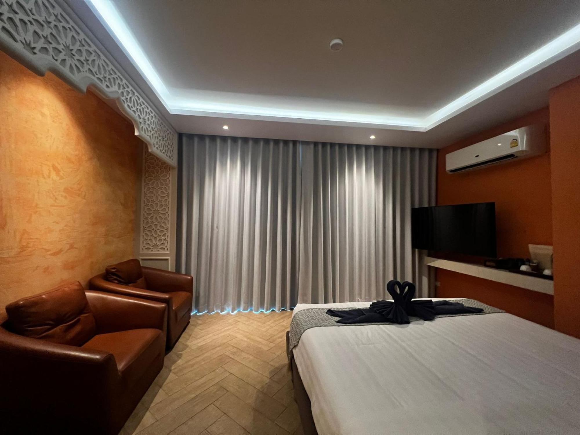 Le Maroc Hotel Patong Exterior photo