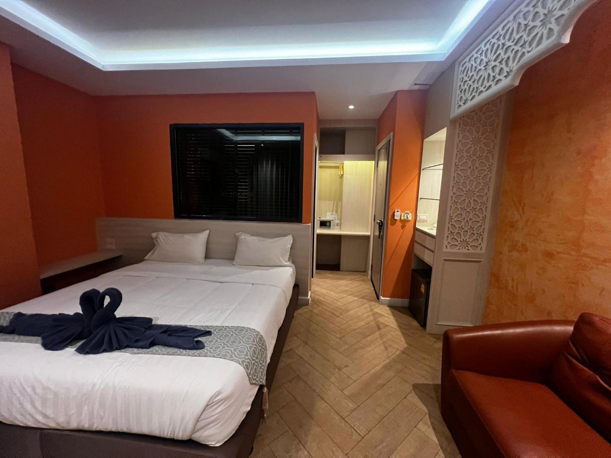 Le Maroc Hotel Patong Exterior photo