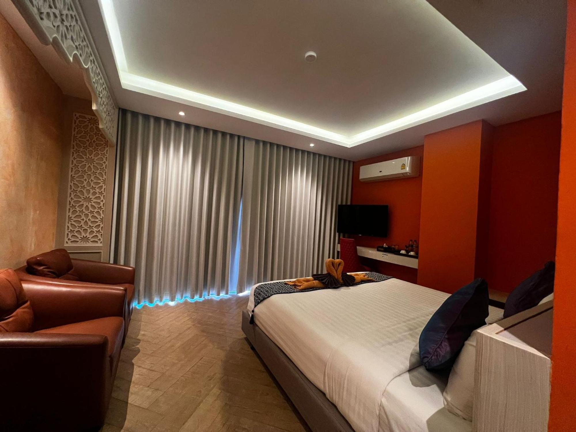 Le Maroc Hotel Patong Exterior photo