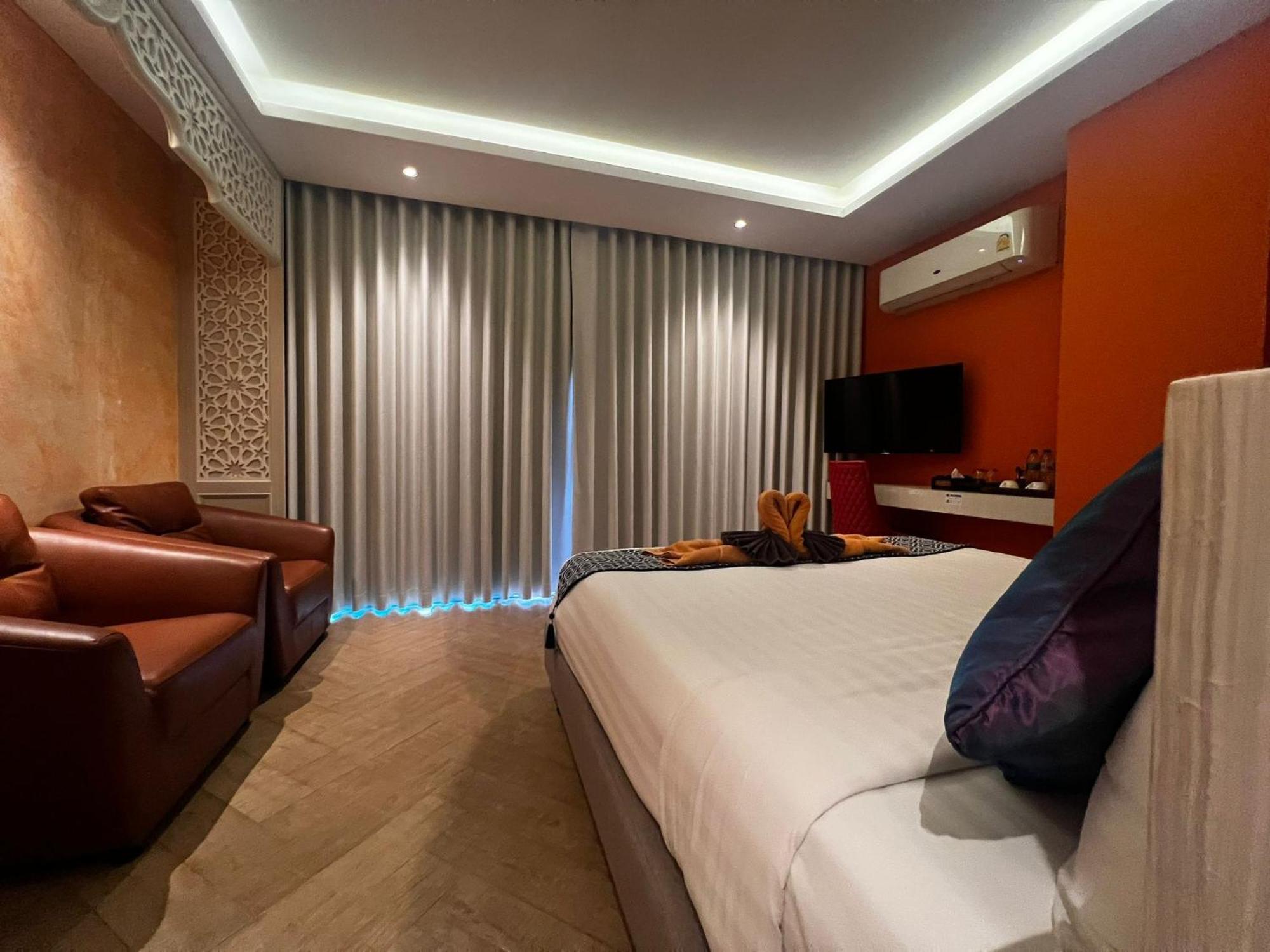 Le Maroc Hotel Patong Exterior photo