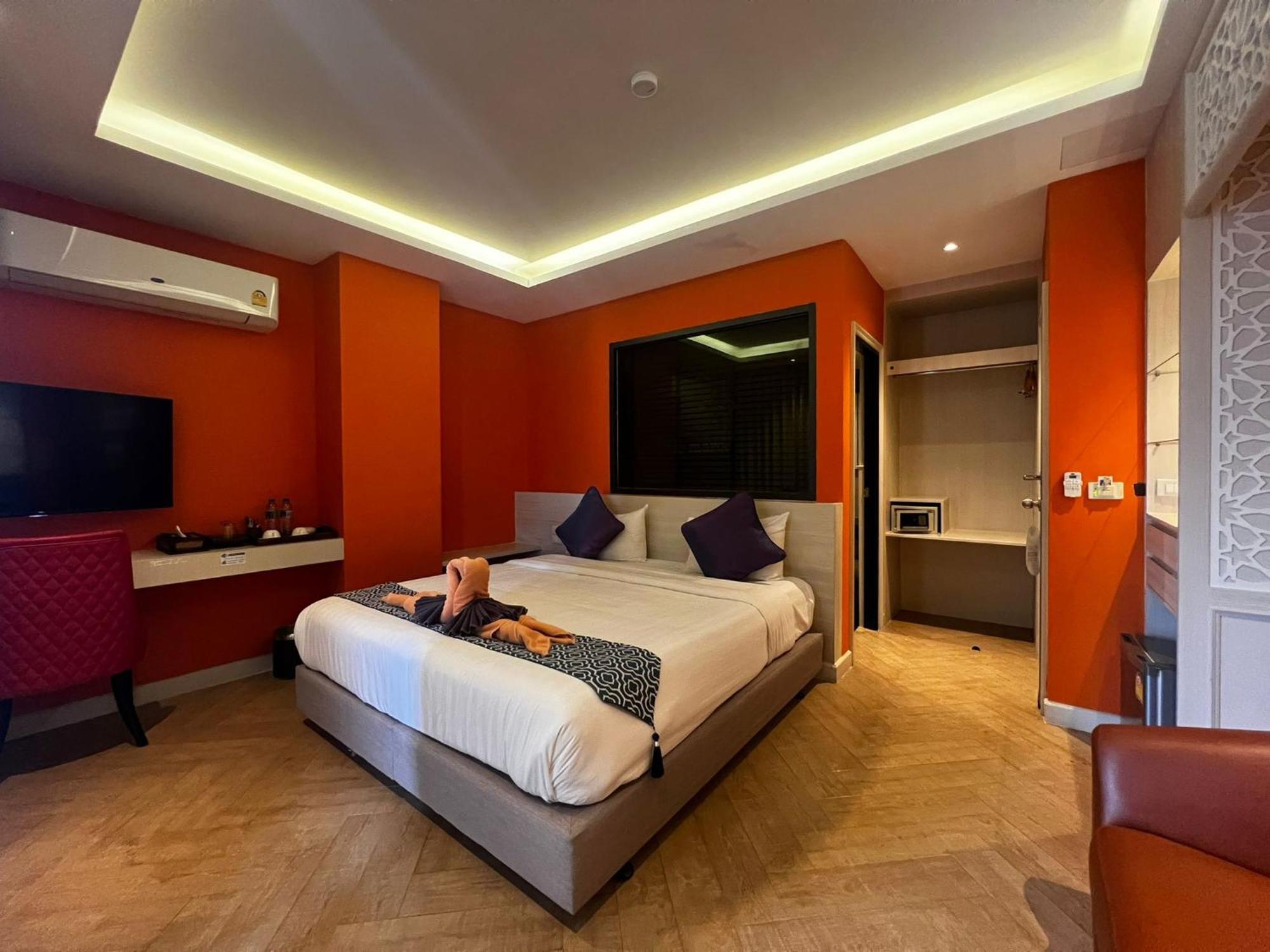 Le Maroc Hotel Patong Exterior photo